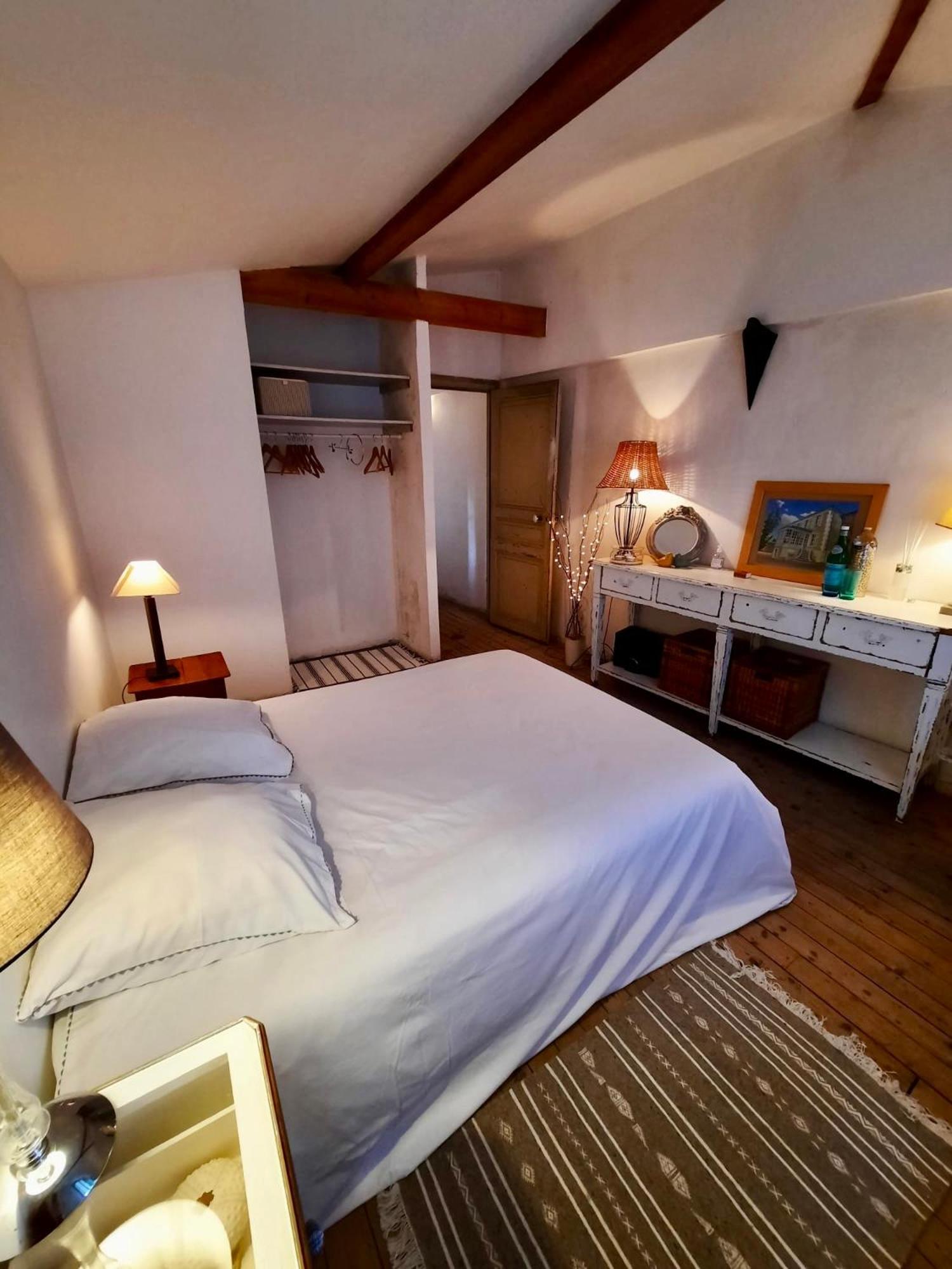 Bed and Breakfast Pierres Et Jardins Санліс Екстер'єр фото